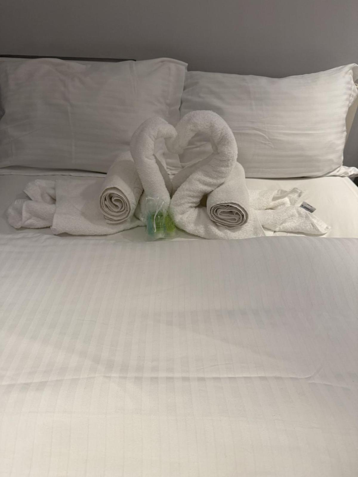 Beautiful 5 Bedroom Sleeps 12 People In Casa de férias *
